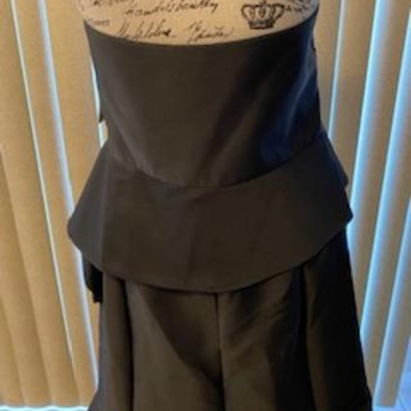 STUNNING BLACK SATIN STRAPLESS EMBELLISHED FORMAL GOWN SIZE 20 - Picture 9 of 10